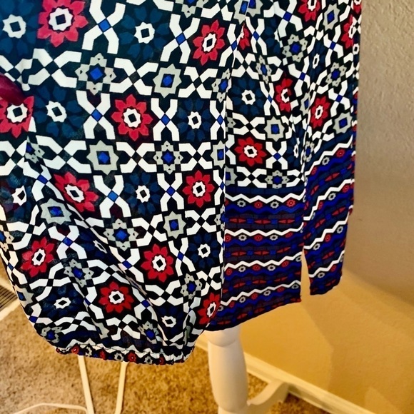 DR2 Tunic Top Large Red Navy Blue White Gray Keyhole Drawstring Tassels Floral - Picture 8 of 16